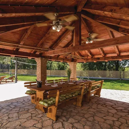 Pet Friendly In With Sauna Bibici